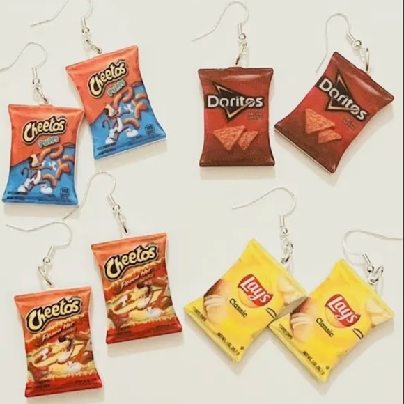 Assorted Earrings Full Of Chips - Picture 1 of 2